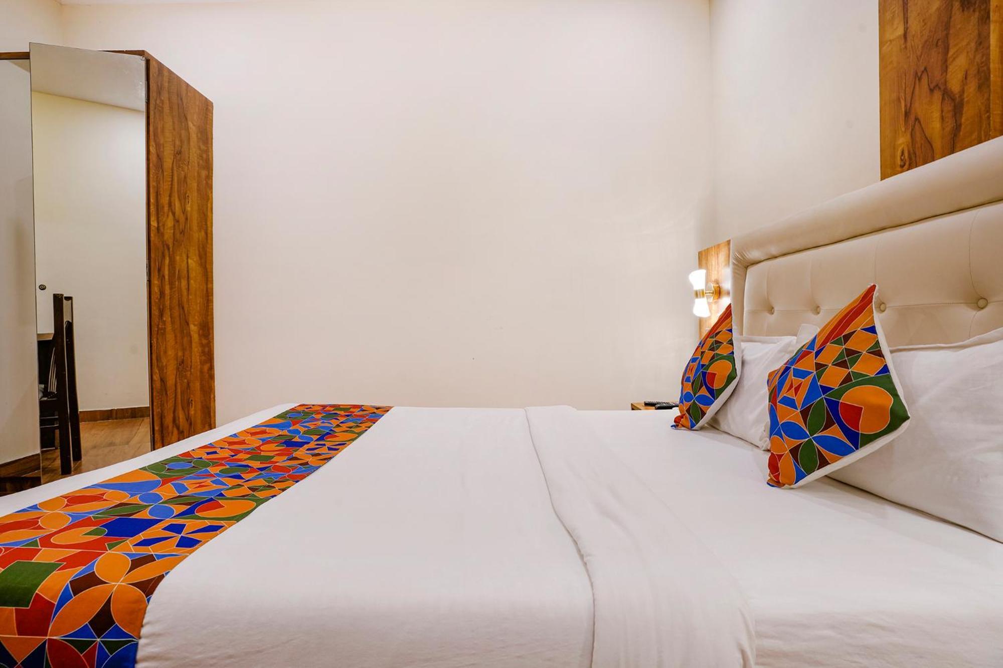 Fabhotel Grand Prime Nr Nesco Hotel Mumbai Exterior photo